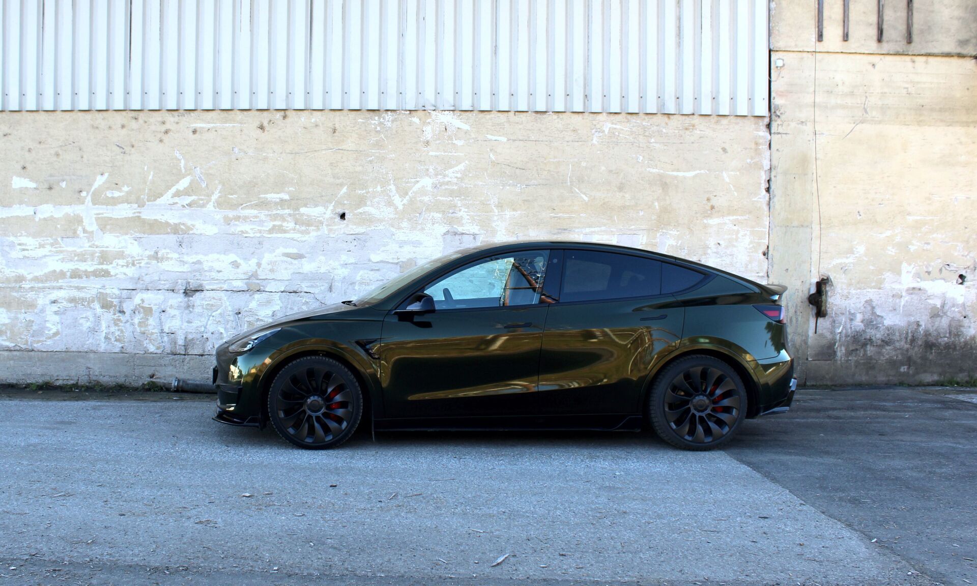 Tesla Model Y Performance - PWF - CC4134 Olea Green