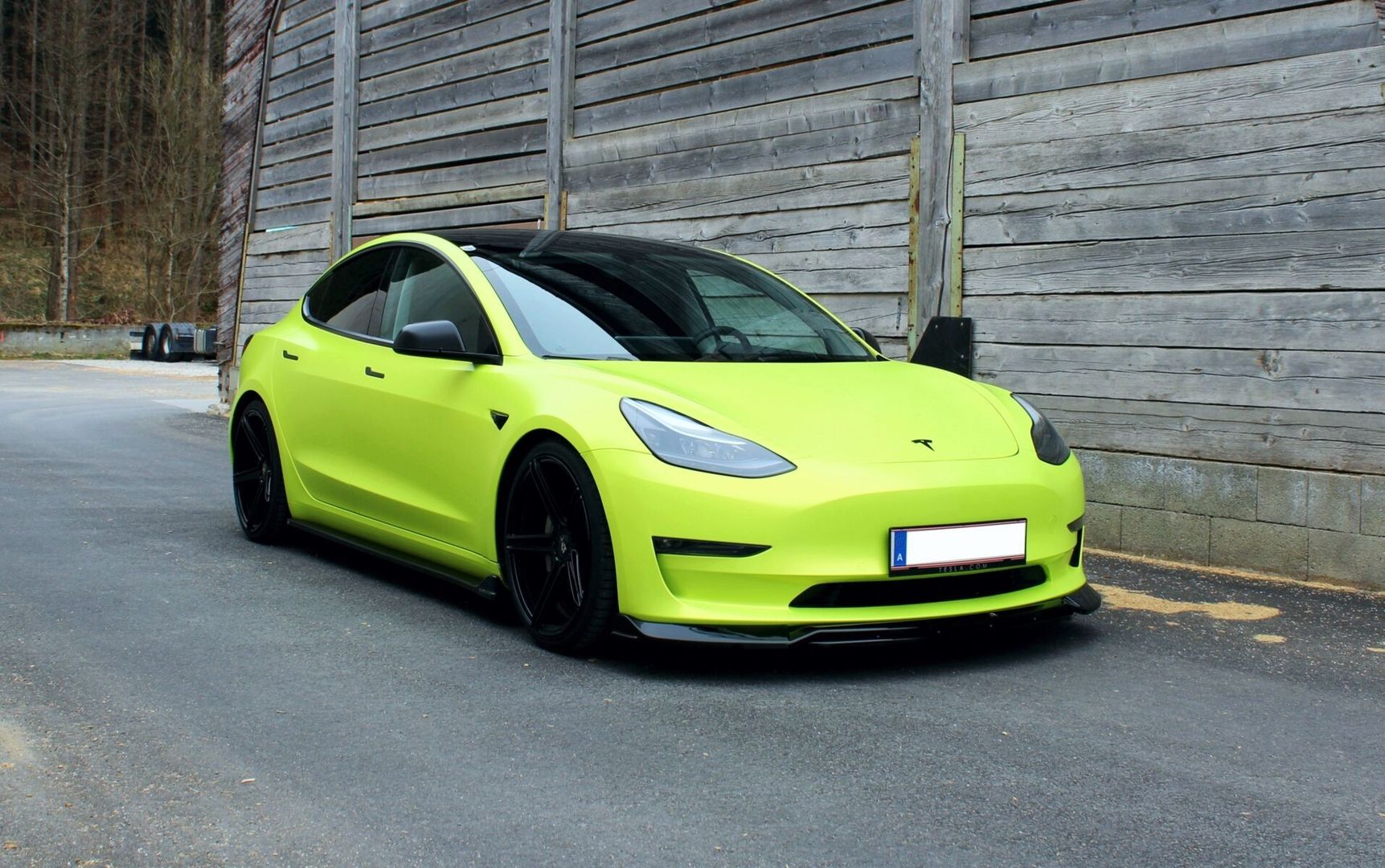 Tesla Model 3 Tuning inkl. Vollfolierung (maxton design)