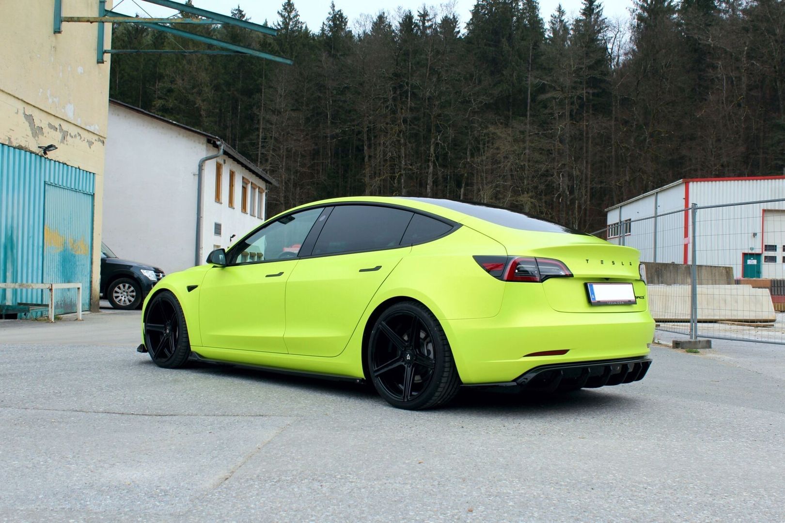 Tesla Model 3 Tuning inkl. Vollfolierung (maxton design)